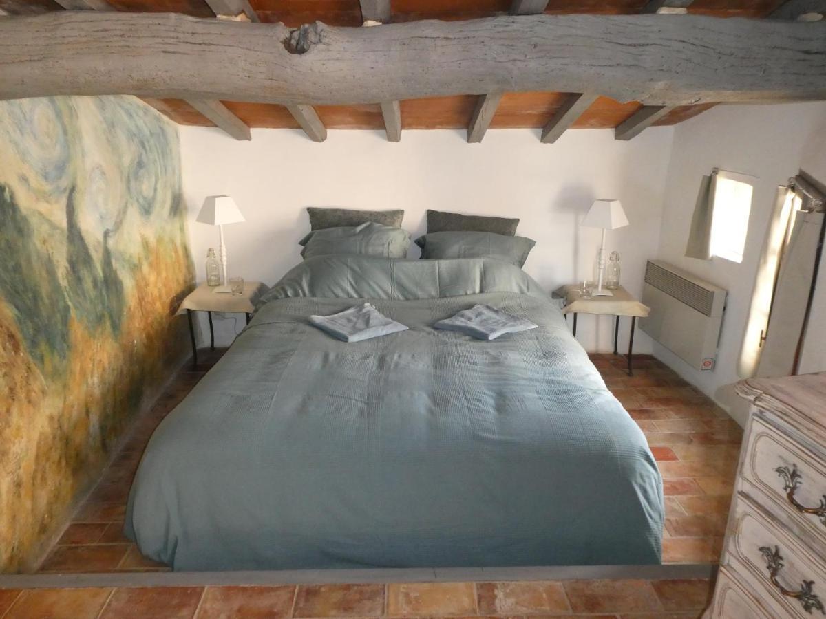 Le Jas Des Aiguiers Hotel Saint-Saturnin-d'Apt Kültér fotó