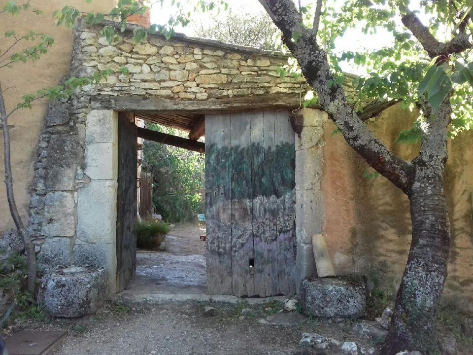 Le Jas Des Aiguiers Hotel Saint-Saturnin-d'Apt Kültér fotó