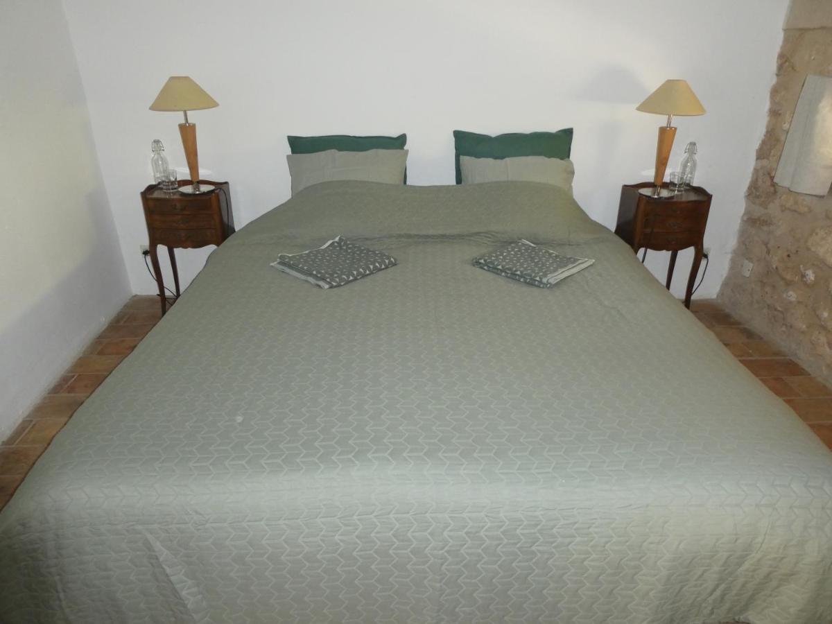 Le Jas Des Aiguiers Hotel Saint-Saturnin-d'Apt Kültér fotó