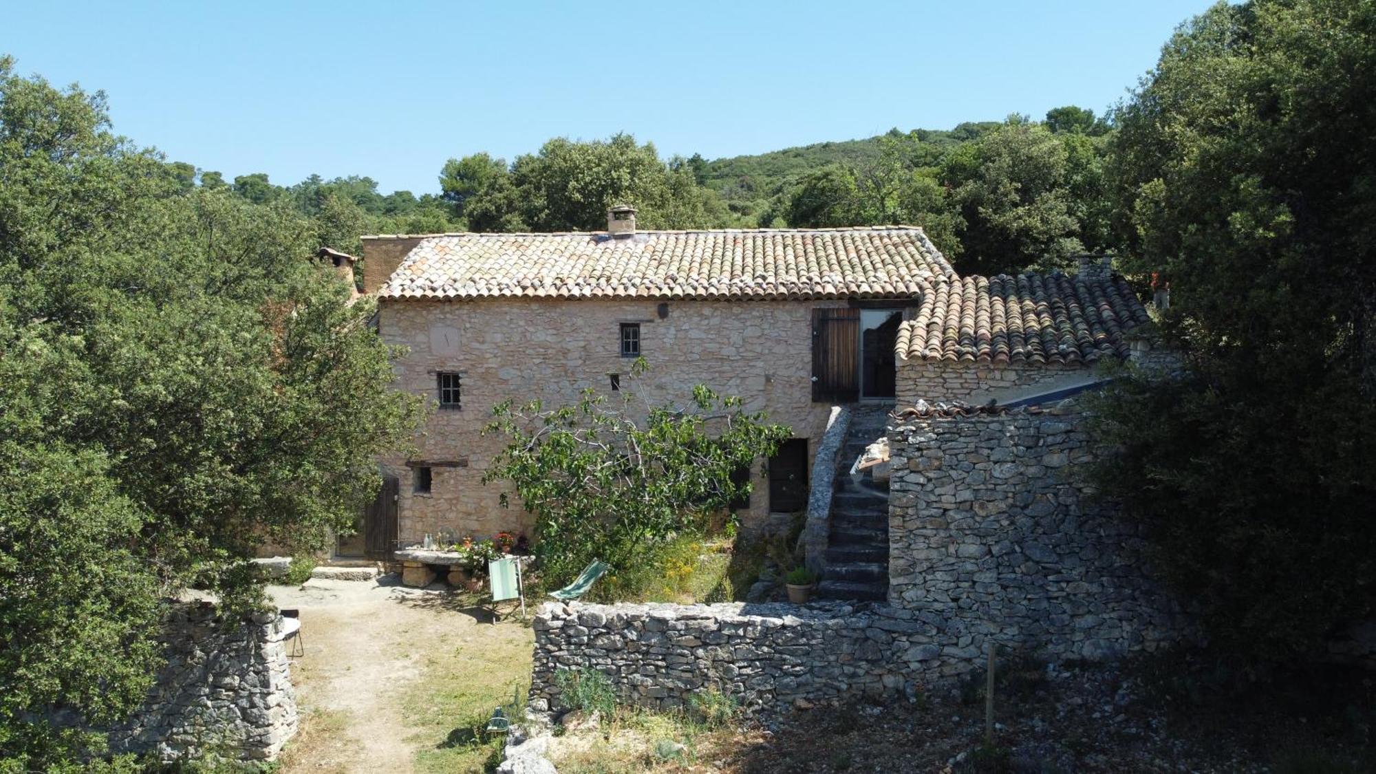 Le Jas Des Aiguiers Hotel Saint-Saturnin-d'Apt Kültér fotó